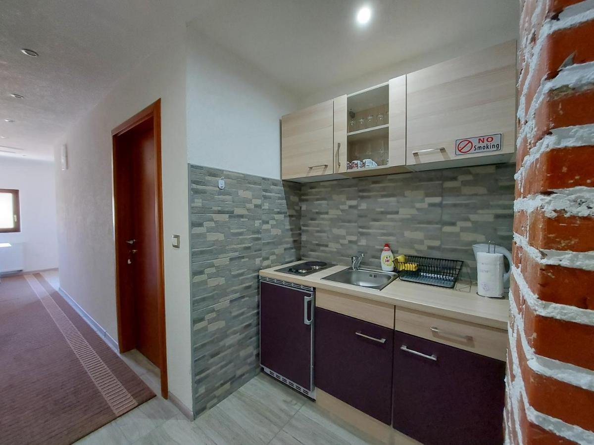 House Boketto Hotel Korenica Ngoại thất bức ảnh