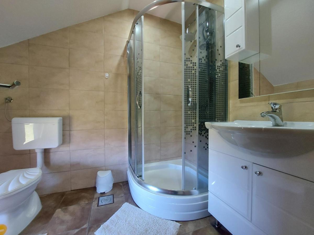 House Boketto Hotel Korenica Ngoại thất bức ảnh