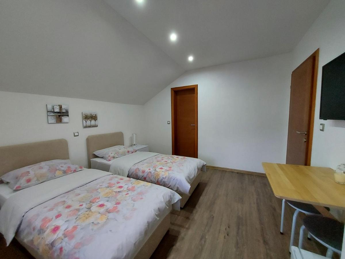 House Boketto Hotel Korenica Ngoại thất bức ảnh