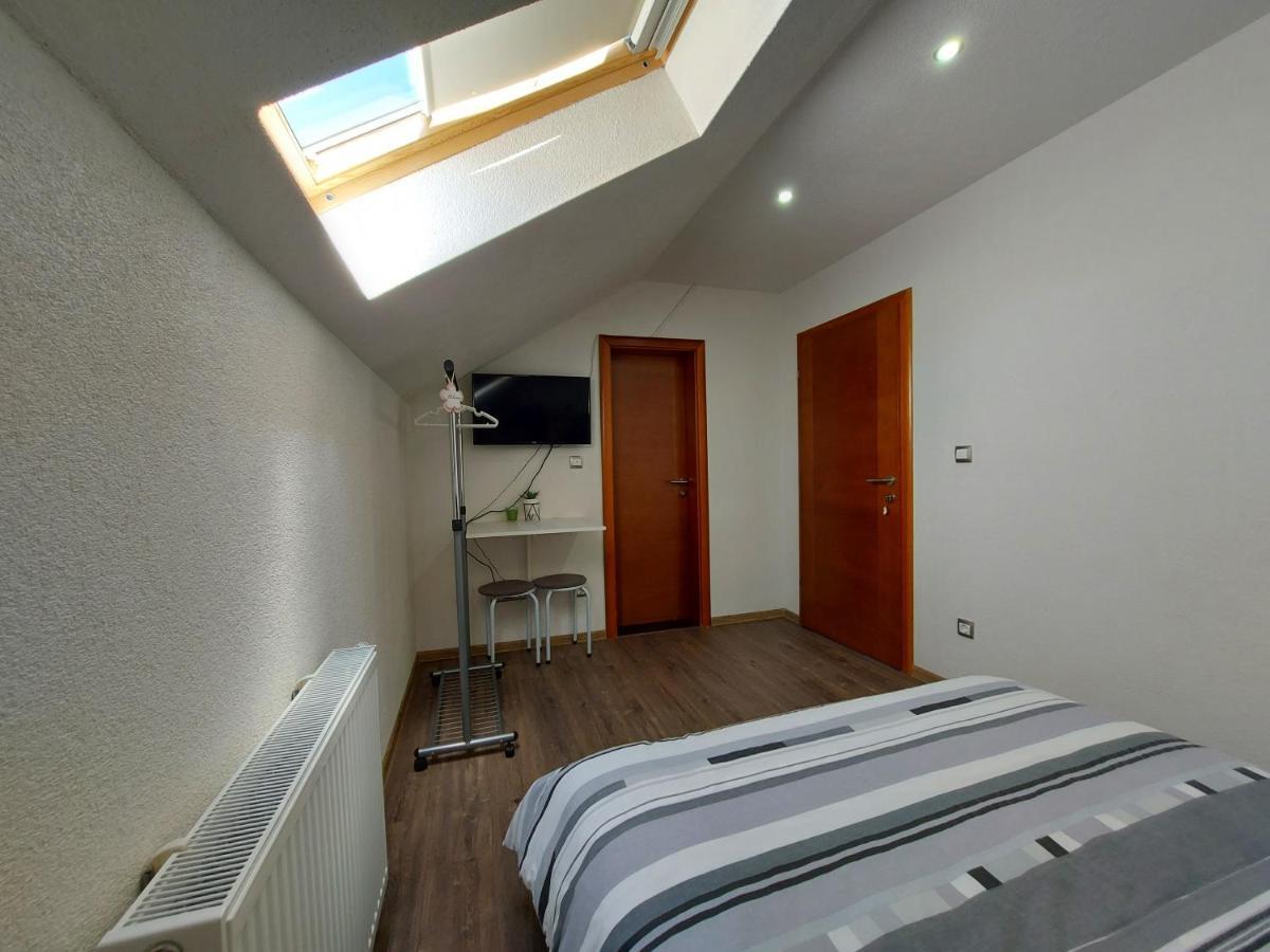 House Boketto Hotel Korenica Ngoại thất bức ảnh