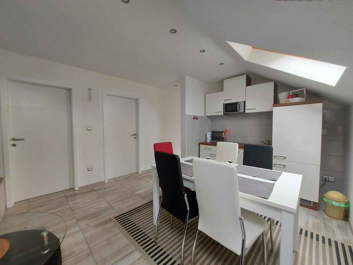 House Boketto Hotel Korenica Ngoại thất bức ảnh